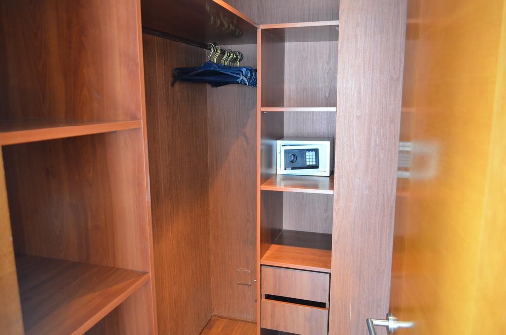 Apartamentos Capital Santiago Oda fotoğraf